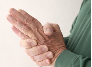 Trnjenje ruku i prstiju: Evo zašto se to javlja i kako se liječi Trnjenje ruku i prstiju: Evo zašto se to javlja i kako se liječi