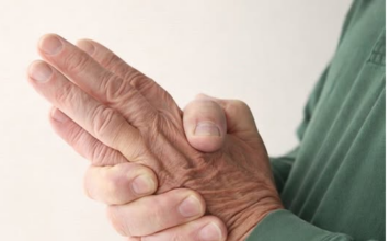 Trnjenje ruku i prstiju: Evo zašto se to javlja i kako se liječi Trnjenje ruku i prstiju: Evo zašto se to javlja i kako se liječi