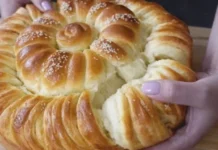 Vaskršnja pogača: Mekana kao pamuk, a može čak i dete da je napravi Vaskršnja pogača: Mekana kao pamuk, a može čak i dete da je napravi