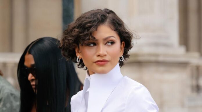 Za sve žene koje žele drastičnu promenu, uzmite u obzir ovu frizuru: Ističe crte lica, izgleda negovano i zavodljivo Za sve žene koje žele drastičnu promenu, uzmite u obzir ovu frizuru: Ističe crte lica, izgleda negovano i zavodljivo