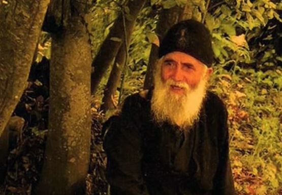 Zašto ljudi obolevaju od raka i drugih bolesti: Surov odgovor svetogorskog starca Pajsija Zašto ljudi obolevaju od raka i drugih bolesti: Surov odgovor svetogorskog starca Pajsija