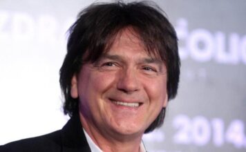 Zdravko Čolić otkrio istinu o svojoj vjeri: ‘Moj otac je radio u policiji, a evo što smo tajno slavili’ Zdravko Čolić otkrio istinu o svojoj vjeri: ‘Moj otac je radio u policiji, a evo što smo tajno slavili’