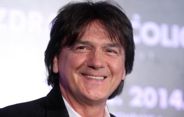 Zdravko Čolić otkrio istinu o svojoj vjeri: ‘Moj otac je radio u policiji, a evo što smo tajno slavili’ Zdravko Čolić otkrio istinu o svojoj vjeri: ‘Moj otac je radio u policiji, a evo što smo tajno slavili’