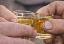 ZNATE LI ZAŠTO JE DOBRO PITI RAKIJU: Evo neosporivih argumenata zašto je ovo piće dragocjeno ZNATE LI ZAŠTO JE DOBRO PITI RAKIJU: Evo neosporivih argumenata zašto je ovo piće dragocjeno