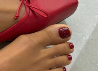 3 pedikir trenda za leto 2026 koje možete nositi već sada 3 pedikir trenda za leto 2026 koje možete nositi već sada
