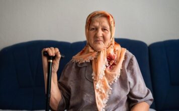 4 gorke istine o starosti zbog kojih zastaje knedla u grlu: Što ih pre otkrijete, manje ćete brinuti 4 gorke istine o starosti zbog kojih zastaje knedla u grlu: Što ih pre otkrijete, manje ćete brinuti