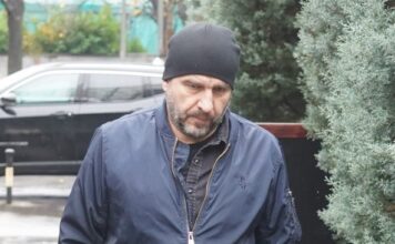 Anđeljka zbog gledateljke bila na ivici da prekine predstavu: A ovaj glumac se zbog nepristojnog ponašanja razdrao u sred predstave – njegove reči pogađaju metu Anđeljka zbog gledateljke bila na ivici da prekine predstavu: A ovaj glumac se zbog nepristojnog ponašanja razdrao u sred predstave - njegove reči pogađaju metu