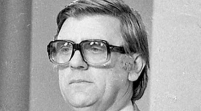 BIO JE DOAJEN JUTARNJEG PROGRAMA: Kad se razboleo niko ga nije kontaktirao, zbog stresa su mu amputirali obe noge BIO JE DOAJEN JUTARNJEG PROGRAMA: Kad se razboleo niko ga nije kontaktirao, zbog stresa su mu amputirali obe noge