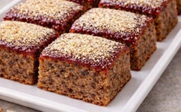 Brz i jeftin kolač. Sočne kocke sa orasima i dzemom… Brz i jeftin kolač. Sočne kocke sa orasima i dzemom…