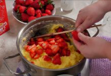 Brzi kolač sa jagodama i pudingom Brzi kolač sa jagodama i pudingom