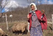 “ČEKALA SAM DA MI SE VRATI, A ON ME OSTAVIO I OTIŠAO KOD KOMŠINICE”: Svi muževi pobjegli od nje, a razlog je srceparajući “ČEKALA SAM DA MI SE VRATI, A ON ME OSTAVIO I OTIŠAO KOD KOMŠINICE”: Svi muževi pobjegli od nje, a razlog je srceparajući