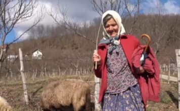 “ČEKALA SAM DA MI SE VRATI, A ON ME OSTAVIO I OTIŠAO KOD KOMŠINICE”: Svi muževi pobjegli od nje, a razlog je srceparajući “ČEKALA SAM DA MI SE VRATI, A ON ME OSTAVIO I OTIŠAO KOD KOMŠINICE”: Svi muževi pobjegli od nje, a razlog je srceparajući