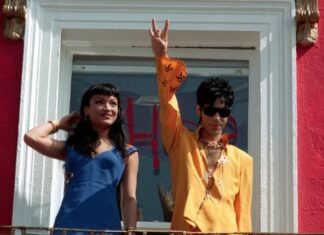 Čuveni muzičar usvojio je 16-godišnju devojku i napravio joj dete: Kad mu je sin Amir umro, život mu se okrenuo, pronađen je mrtav u liftu svoje kuće Čuveni muzičar usvojio je 16-godišnju devojku i napravio joj dete: Kad mu je sin Amir umro, život mu se okrenuo, pronađen je mrtav u liftu svoje kuće