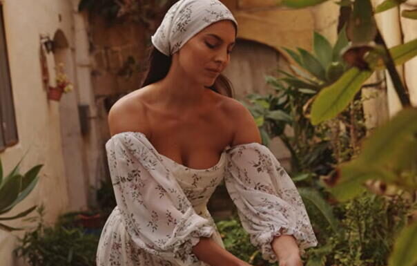 Džejla Ramović objavila novu pjesmu “1004” Džejla Ramović objavila novu pjesmu “1004”