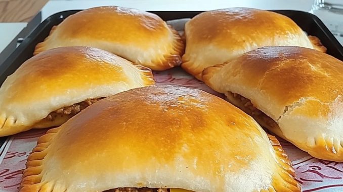 ELEGANTNE PUNJENE POGAČICE – S MLEVENIM MESOM I KROMPIROM, KAO IZ RESTORANA! 🍽️✨