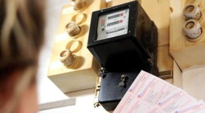 Električar otkrio koji kućni uređaj treba isključiti preko noći: RAČUN ĆE BITI DVOSTRUKO MANJI Električar otkrio koji kućni uređaj treba isključiti preko noći: RAČUN ĆE BITI DVOSTRUKO MANJI