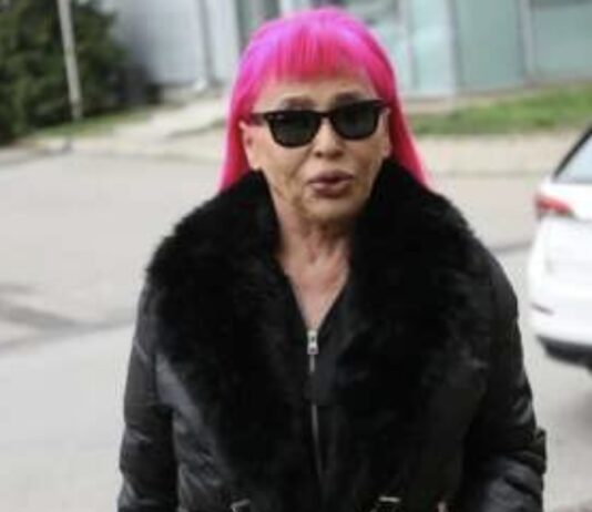 Evo kako izgleda Zorica Brunclik POSLIJE OPERACIJE: Članovi žirija mahali i slali poljupce pjevačici Evo kako izgleda Zorica Brunclik POSLIJE OPERACIJE: Članovi žirija mahali i slali poljupce pjevačici