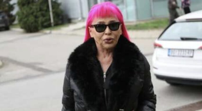 Evo kako izgleda Zorica Brunclik POSLIJE OPERACIJE: Članovi žirija mahali i slali poljupce pjevačici Evo kako izgleda Zorica Brunclik POSLIJE OPERACIJE: Članovi žirija mahali i slali poljupce pjevačici