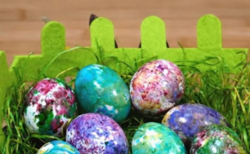 Farbanje jaja folijom je NAJJEDNOSTAVNIJA TEHNIKA: Izgledaju kao umjetnička djela Farbanje jaja folijom je NAJJEDNOSTAVNIJA TEHNIKA: Izgledaju kao umjetnička djela