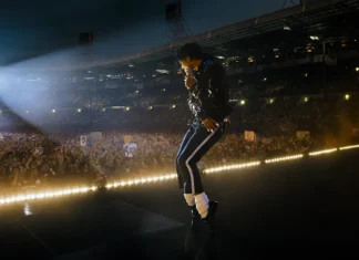 Film o kralju popa srušio sve dosadašnje rekorde uprkos kritikama i kontroverzama Film o kralju popa srušio sve dosadašnje rekorde uprkos kritikama i kontroverzama