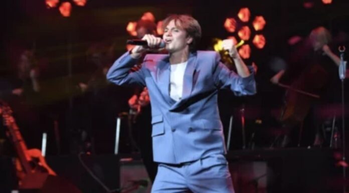 Internet bruji: Da li je Jakov Jozinović kopirao legendarni hit grupe COD? Internet bruji: Da li je Jakov Jozinović kopirao legendarni hit grupe COD?