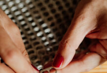 Iz odbačenog u neprolazno: Torbe brenda LIMENKA na Fashion Week-u Iz odbačenog u neprolazno: Torbe brenda LIMENKA na Fashion Week-u