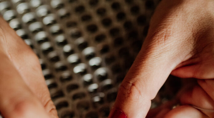 Iz odbačenog u neprolazno: Torbe brenda LIMENKA na Fashion Week-u Iz odbačenog u neprolazno: Torbe brenda LIMENKA na Fashion Week-u