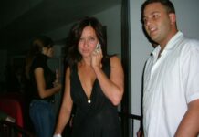 Jedan simptom raka joj je bio dovoljan znak da neće preživeti: Do detalja je spremila svoju sahranu, a zbog njene poslednje želje svi su plakali Jedan simptom raka joj je bio dovoljan znak da neće preživeti: Do detalja je spremila svoju sahranu, a zbog njene poslednje želje svi su plakali