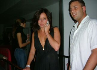 Jedan simptom raka joj je bio dovoljan znak da neće preživeti: Do detalja je spremila svoju sahranu, a zbog njene poslednje želje svi su plakali Jedan simptom raka joj je bio dovoljan znak da neće preživeti: Do detalja je spremila svoju sahranu, a zbog njene poslednje želje svi su plakali