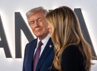 Jedini razlog zašto se Melanija Tramp nikad nije razvela od Donalda Trampa: Zbog ovog joj aplaudira svaka žena Jedini razlog zašto se Melanija Tramp nikad nije razvela od Donalda Trampa: Zbog ovog joj aplaudira svaka žena