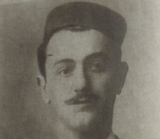 Kad je Aleksa Šantić zavoleo Hrvaticu, majka ga je odvela pred ikonu: Zaklela mu se na jezivu stvar, ako Anku u njihovu kuću dovede Kad je Aleksa Šantić zavoleo Hrvaticu, majka ga je odvela pred ikonu: Zaklela mu se na jezivu stvar, ako Anku u njihovu kuću dovede