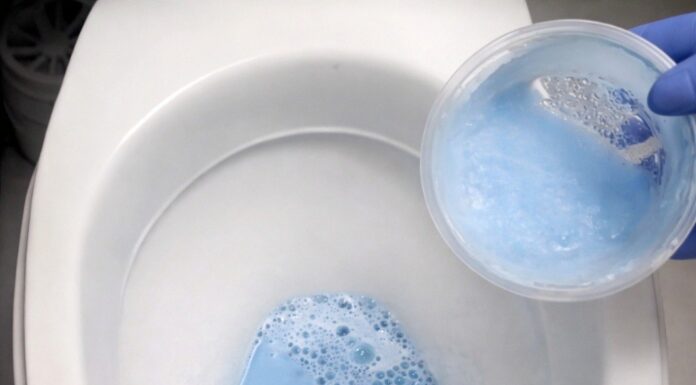 “Kod moje zaove kupatilo uvijek predivno miriše – dovoljno je samo otvoriti vrata: KORISTI ovaj hotelski TRIK!” “Kod moje zaove kupatilo uvijek predivno miriše – dovoljno je samo otvoriti vrata: KORISTI ovaj hotelski TRIK!”