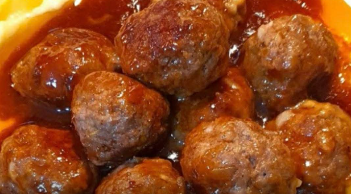 Kuhari u ćufte nikada ne dodaju ni hljeb ni jaja: Samo 1 sastojak čini da meso bude duplo sočnije Kuhari u ćufte nikada ne dodaju ni hljeb ni jaja: Samo 1 sastojak čini da meso bude duplo sočnije