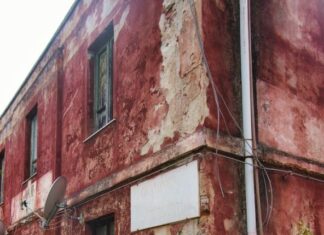 “Kupila sam famoznu kuću za 1 evro u Italiji i prošla kao bosa po trnju: Niko vam ovo neće reći” "Kupila sam famoznu kuću za 1 evro u Italiji i prošla kao bosa po trnju: Niko vam ovo neće reći"