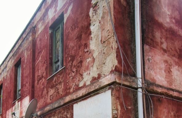 “Kupila sam famoznu kuću za 1 evro u Italiji i prošla kao bosa po trnju: Niko vam ovo neće reći” "Kupila sam famoznu kuću za 1 evro u Italiji i prošla kao bosa po trnju: Niko vam ovo neće reći"