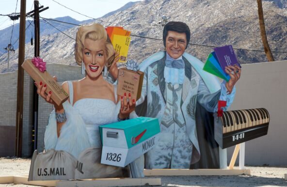 Liberači usvojio svog ljubavnika da bi prikrio nezakonit odnos: Silne pare uložio da tinejdžer izgleda na njegovu 40 godina mlađu verziju Liberači usvojio svog ljubavnika da bi prikrio nezakonit odnos: Silne pare uložio da tinejdžer izgleda na njegovu 40 godina mlađu verziju