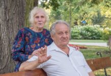 Ljubinka iz Valjeva je 30 godina negovala muževu ljubavnicu: “Slala sam joj novac, kupovala skupe poklone, a njemu sam sve praštala zbog višeg CILJA” Ljubinka iz Valjeva je 30 godina negovala muževu ljubavnicu: "Slala sam joj novac, kupovala skupe poklone, a njemu sam sve praštala zbog višeg CILJA"