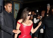 Loren Sančez objavila da želi dete sa Džefom Bezosom: Ona ima 56, a on 62 godine Loren Sančez objavila da želi dete sa Džefom Bezosom: Ona ima 56, a on 62 godine