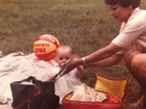 Mama je na samrti skinula masku za kiseonik da mi kaže ovo: Otkako sam se rodila govorila mi je da sam joj uništila život, a zapravo je ona mene uništila Mama je na samrti skinula masku za kiseonik da mi kaže ovo: Otkako sam se rodila govorila mi je da sam joj uništila život, a zapravo je ona mene uništila