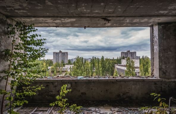 Mariku su skrivali od policije u “zoni smrti”: Rođena je posle nuklearne katastrofe u ilegalnoj zajednici Mariku su skrivali od policije u "zoni smrti": Rođena je posle nuklearne katastrofe u ilegalnoj zajednici