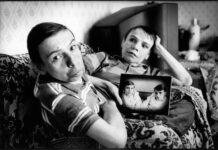 Maša i Daša su bile demon i anđeo u jednom telu: Majka im završila na psihijatriji, a one postale zamorčići u laboratoriji naučnika, njihova smrt je bila jeziva Maša i Daša su bile demon i anđeo u jednom telu: Majka im završila na psihijatriji, a one postale zamorčići u laboratoriji naučnika, njihova smrt je bila jeziva