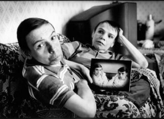 Maša i Daša su bile demon i anđeo u jednom telu: Majka im završila na psihijatriji, a one postale zamorčići u laboratoriji naučnika, njihova smrt je bila jeziva Maša i Daša su bile demon i anđeo u jednom telu: Majka im završila na psihijatriji, a one postale zamorčići u laboratoriji naučnika, njihova smrt je bila jeziva