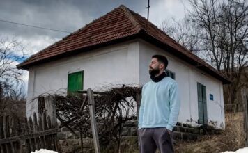 Mihailo je napustio grad i kupio poslednju kuću na selu: U nju 10 godina niko nije kročio, a ono što je tamo zatekao zlata je vredno Mihailo je napustio grad i kupio poslednju kuću na selu: U nju 10 godina niko nije kročio, a ono što je tamo zatekao zlata je vredno