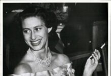 Mlađa sestra Kraljice Elizabete bila je bahati snob koji se rođenoj baki rugao jer je nižeg staleža: Ređala skandal do skandala – alkohol joj došao glave Mlađa sestra Kraljice Elizabete bila je bahati snob koji se rođenoj baki rugao jer je nižeg staleža: Ređala skandal do skandala - alkohol joj došao glave