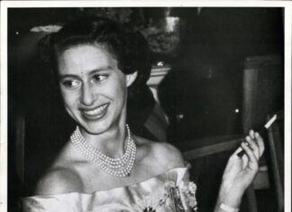 Mlađa sestra Kraljice Elizabete bila je bahati snob koji se rođenoj baki rugao jer je nižeg staleža: Ređala skandal do skandala – alkohol joj došao glave Mlađa sestra Kraljice Elizabete bila je bahati snob koji se rođenoj baki rugao jer je nižeg staleža: Ređala skandal do skandala - alkohol joj došao glave