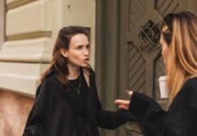 Moja ćerka se udala za mog bivšeg muža: A na dan njihovog venčanja, sin je održao zdravicu i otkrio jezivu istinu o mladoženji Moja ćerka se udala za mog bivšeg muža: A na dan njihovog venčanja, sin je održao zdravicu i otkrio jezivu istinu o mladoženji