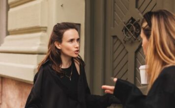 Moja ćerka se udala za mog bivšeg muža: A na dan njihovog venčanja, sin je održao zdravicu i otkrio jezivu istinu o mladoženji Moja ćerka se udala za mog bivšeg muža: A na dan njihovog venčanja, sin je održao zdravicu i otkrio jezivu istinu o mladoženji