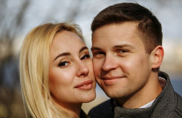 Moji bogati roditelji pretili su da mi neće dati ni paru ako se ne oženim: Kad sam kući doveo prostu seljanku zamalo me se odrekli, a sad je gledaju kao u Boga Moji bogati roditelji pretili su da mi neće dati ni paru ako se ne oženim: Kad sam kući doveo prostu seljanku zamalo me se odrekli, a sad je gledaju kao u Boga