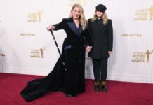 “Možda sutra neće doživeti”: Kristina Eplgejt u veoma lošem stanju, njeni prijatelji samo plaču pored kreveta u bolnici, život joj postao pakao "Možda sutra neće doživeti": Kristina Eplgejt u veoma lošem stanju, njeni prijatelji samo plaču pored kreveta u bolnici, život joj postao pakao