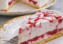 MRAMORNA TORTA OD JAGODA: Izgleda fantastično, a ukus obara s nogu! MRAMORNA TORTA OD JAGODA: Izgleda fantastično, a ukus obara s nogu!